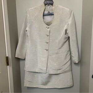 G.M.I. 2-Piece Size 16 Jacket Skirt Suit Metallic Shimmer  White Polyester Blend